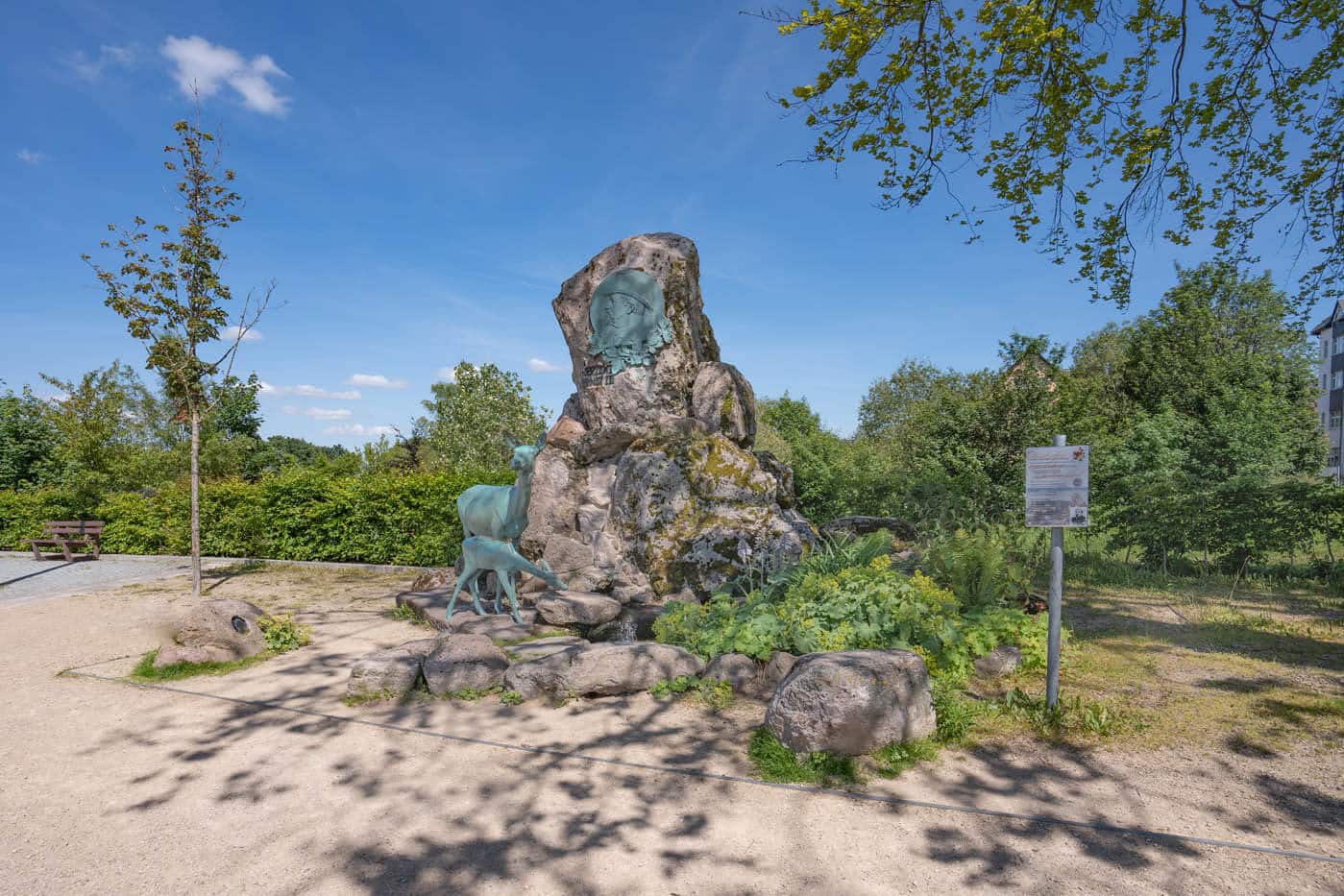 Oberhof, Stadtansichten im Sommer. Herzog Ernst Denkmal. Tipp für Gruppenreisen.